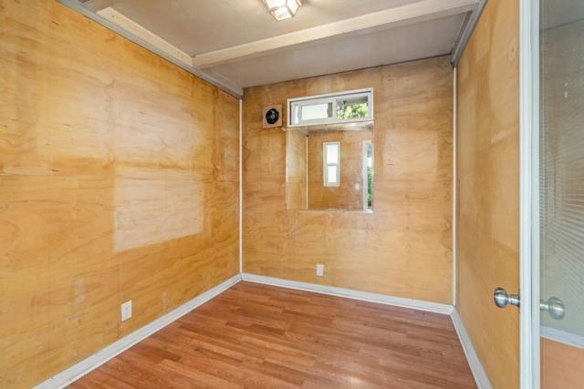 332 Camino Al Lago, Menlo Park CA: https://media.crmls.org/mediaz/abadda10-48c0-47b9-804c-2b8fd2fe72fe.jpg