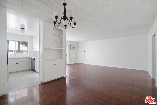 1481 Reeves Street, Los Angeles CA: https://media.crmls.org/mediaz/abae0554-f249-4dc8-a76a-c3a5ff135fc2.jpg