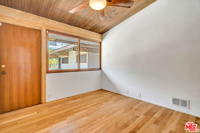 26636 Latigo Shore Drive, Malibu CA: https://media.crmls.org/mediaz/abaf029d-f2ab-406d-b775-df1150efeee4.jpg