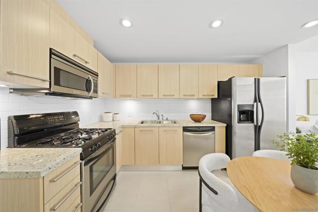 1431 Pacific Hwy, San Diego CA: https://media.crmls.org/mediaz/abb00287-c617-484d-9250-d5b29c9749d1.jpg