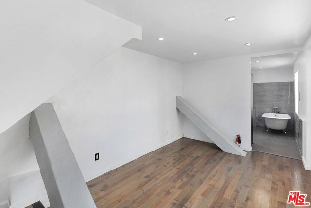8629 Franklin Avenue, Los Angeles CA: https://media.crmls.org/mediaz/abb00e42-e72c-4b14-acdb-8fe0cb6d64ea.jpg