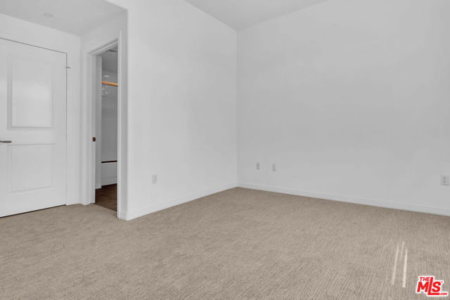 4050 GLENCOE Avenue, Marina del Rey CA: https://media.crmls.org/mediaz/abb0623e-ebc6-4fa3-8341-8cf5915805da.jpg