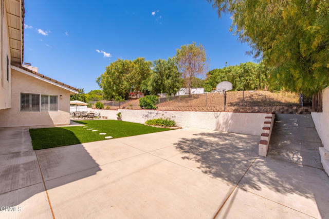 2210 Via Loma, Camarillo CA: https://media.crmls.org/mediaz/abb1ad89-6937-470b-a4b3-47cb088e7689.jpg