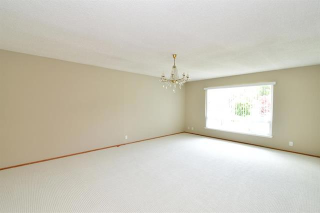 2756 Comstock Circle, Belmont CA: https://media.crmls.org/mediaz/abb1af7e-a5ca-41f2-8883-e2c8c038e92e.jpg