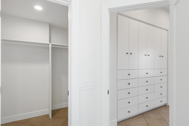 73042 Galleria Court, Palm Desert CA: https://media.crmls.org/mediaz/abb263c7-65b8-4fe1-b919-cd367cbbd599.jpg