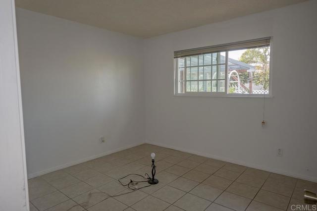 Detail Gallery Image 9 of 15 For 4832 Tacayme Dr, Oceanside,  CA 92057 - 3 Beds | 2 Baths