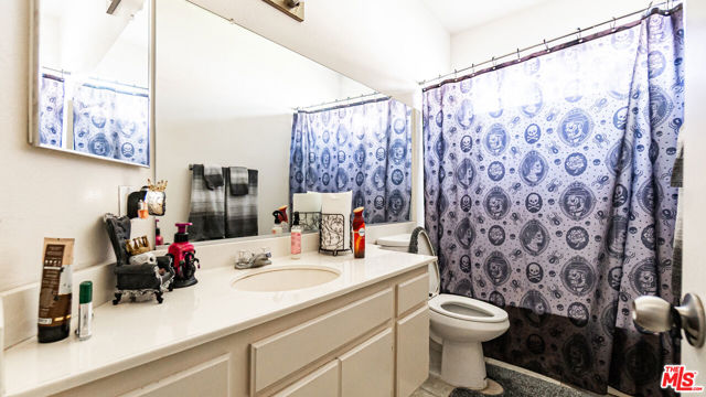 16850 Via Lunado, Moreno Valley CA: https://media.crmls.org/mediaz/abb28c01-bcd4-40ea-88cb-943a234aaf82.jpg