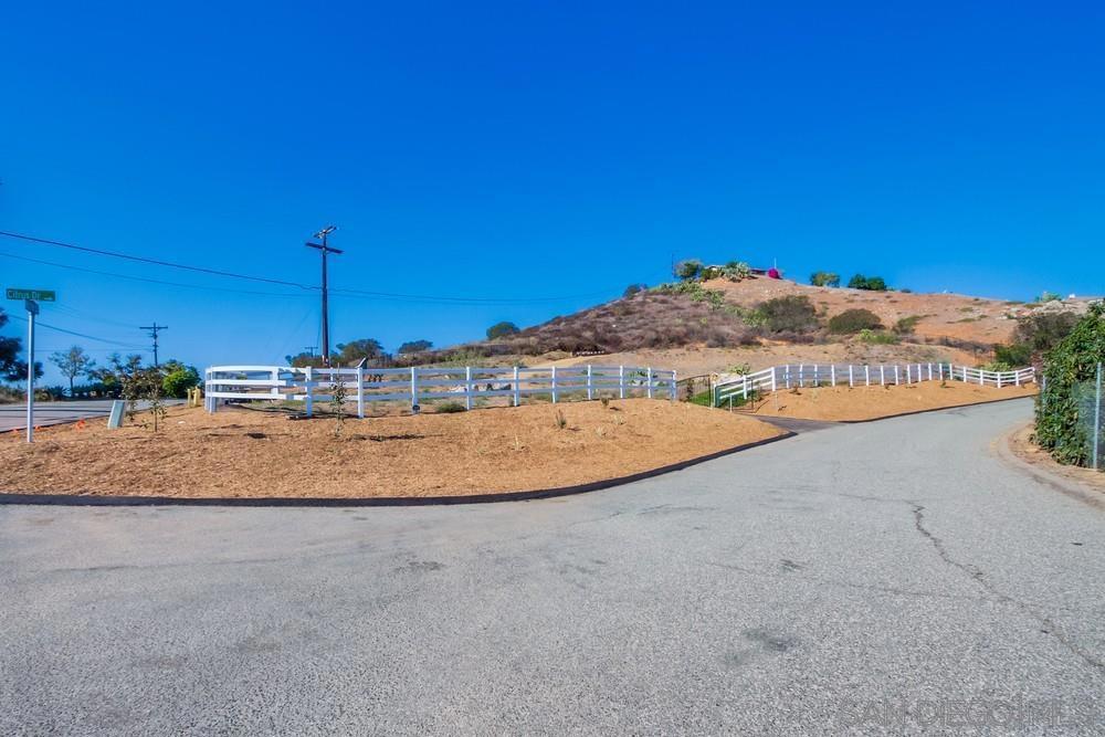 MLS #250032615SD img 4