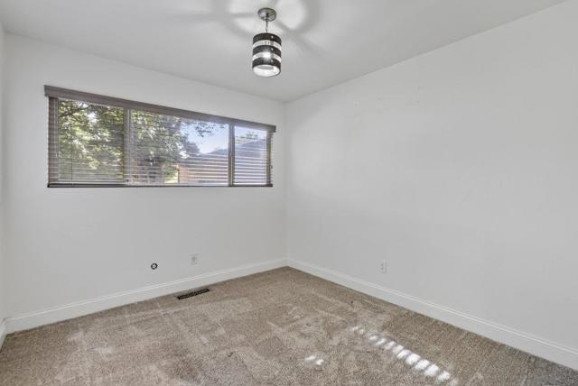 9355 Canyon Oak Road, Salinas CA: https://media.crmls.org/mediaz/abb3259b-32b6-4a76-8ffb-7c5a32bf3bba.jpg