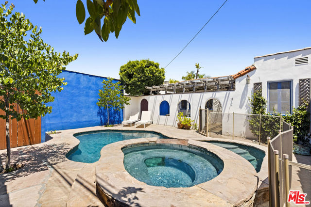 1335 S Sierra Bonita Avenue, Los Angeles CA: https://media.crmls.org/mediaz/abb3eb36-3dd8-4db2-90a8-0e6d94a251bf.jpg