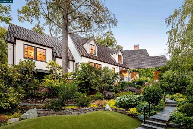 9 El Sueno, Orinda CA: https://media.crmls.org/mediaz/abb41f20-bd37-41ee-9544-16e307d38636.jpg