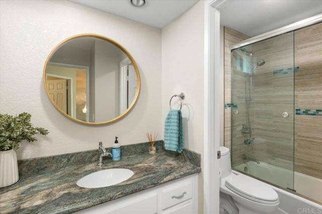 962 Chardonney Way, Escondido CA: https://media.crmls.org/mediaz/abb43930-199e-4c70-b419-54d106937b6c.jpg