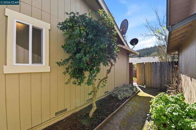 Image 33 of 37 For 6538 Stonecroft Ter