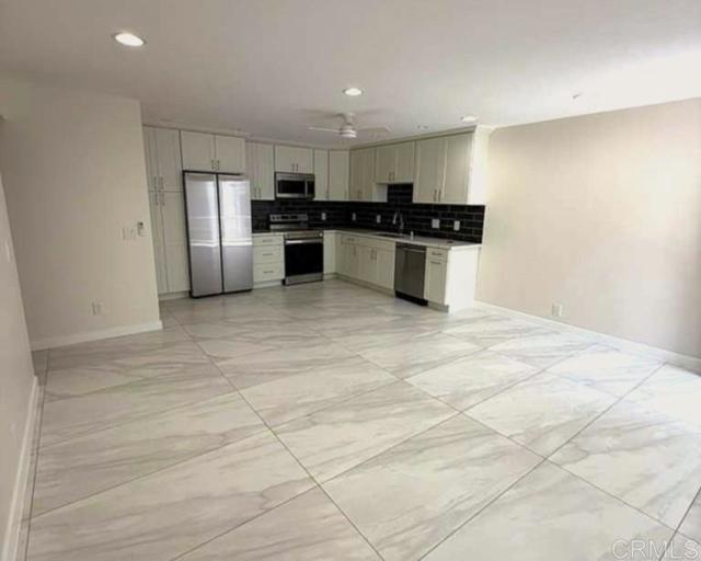 Detail Gallery Image 35 of 43 For 4566 Cove Dr #D,  Carlsbad,  CA 92008 - 2 Beds | 2 Baths