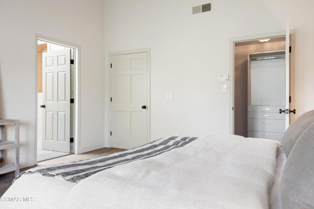 4212 Par Five Drive, Westlake Village CA: https://media.crmls.org/mediaz/abb56454-005b-4337-855d-f293083bb319.jpg