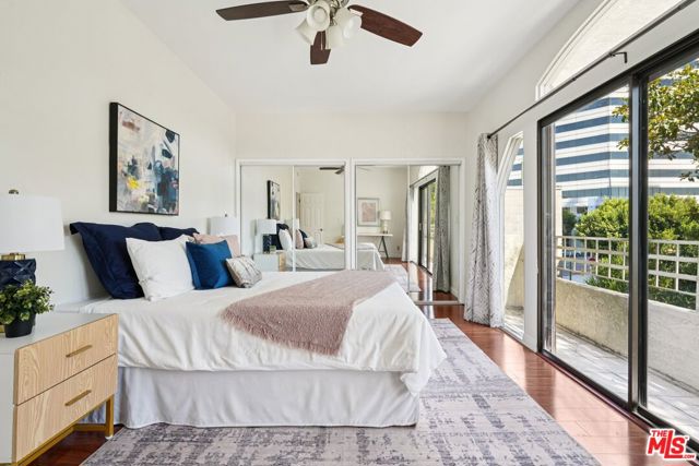 1209 Amherst Avenue, Los Angeles CA: https://media.crmls.org/mediaz/abb56f9e-becc-4b0b-ab4a-8edfe1b0b87f.jpg