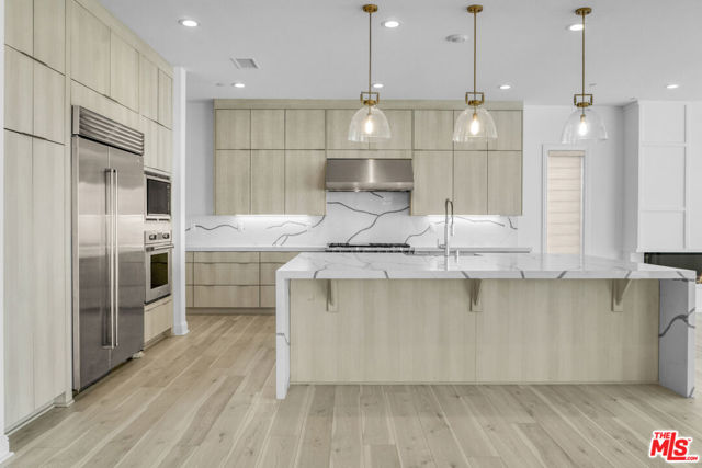 20188 W Marlow Lane, Porter Ranch CA: https://media.crmls.org/mediaz/abb5f085-6d15-458b-80e9-af41719f7534.jpg