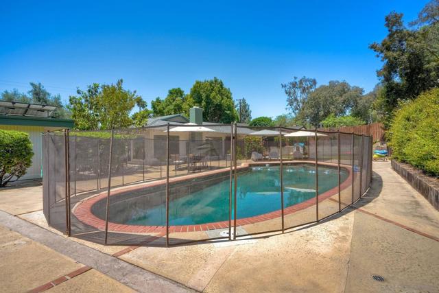 11668 Altoona Dr, El Cajon CA: https://media.crmls.org/mediaz/abb63b94-8164-402b-a346-5c120361e1e2.jpg