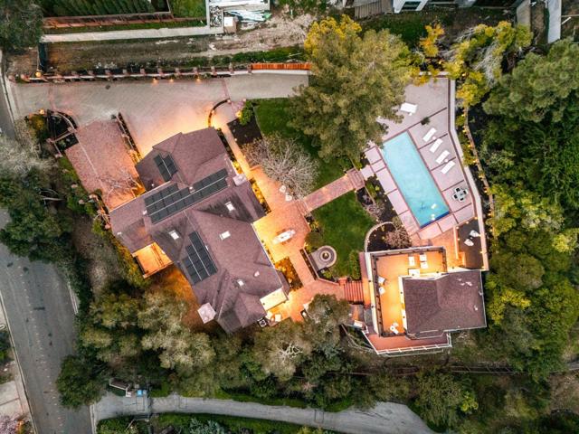 760 Chateau Drive, Hillsborough CA: https://media.crmls.org/mediaz/abb65d55-7213-477a-8135-632b6ea1ab31.jpg