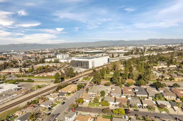 2542 Painted Rock Drive, Santa Clara CA: https://media.crmls.org/mediaz/abb6cd98-99e9-4ede-92cc-31bf136610ee.jpg