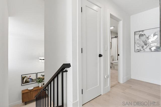 2003 Caminito Circulo Norte, La Jolla CA: https://media.crmls.org/mediaz/abb790d4-bdc7-4191-80b3-37e3467da802.jpg