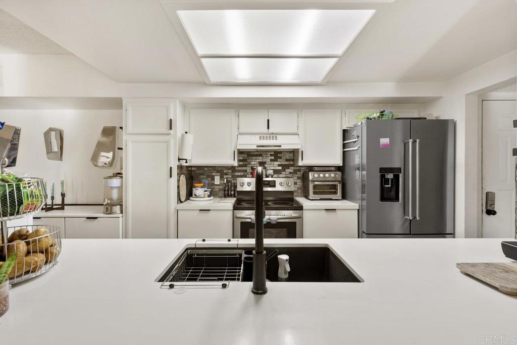 1050 Washington Ave - photo 5