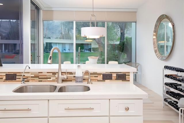 71 Westlake Circle, Palm Springs CA: https://media.crmls.org/mediaz/abb85d12-b692-4d17-be07-e73639baebf0.jpg