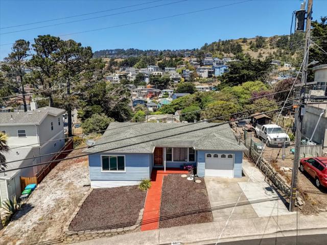 331 Manor Drive, Pacifica CA: https://media.crmls.org/mediaz/abb8f82c-d763-4044-940a-a5688facb230.jpg