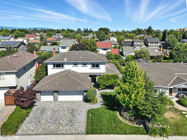 4957 New Compton Court, San Jose CA: https://media.crmls.org/mediaz/abba25d0-8626-42e5-82d6-19c4c0356827.jpg