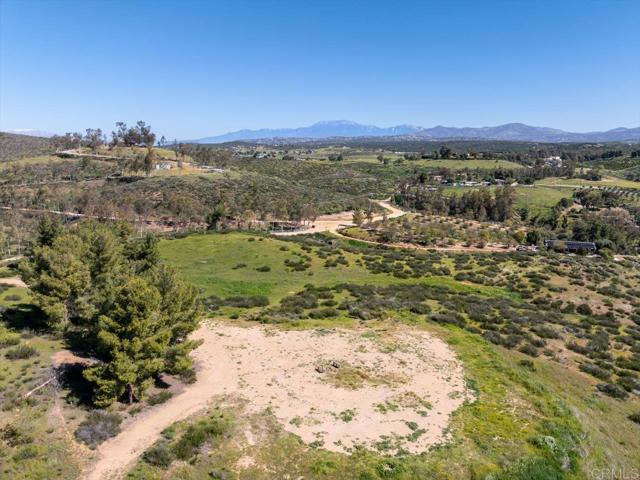 40707 Intrepid Rd, Hemet CA: https://media.crmls.org/mediaz/abbac28e-786b-49a4-b9a3-8c194795e67c.jpg