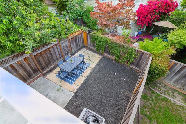 181 Ada Avenue, Mountain View CA: https://media.crmls.org/mediaz/abbaf10e-a2dc-4af6-8d69-00480445c992.jpg