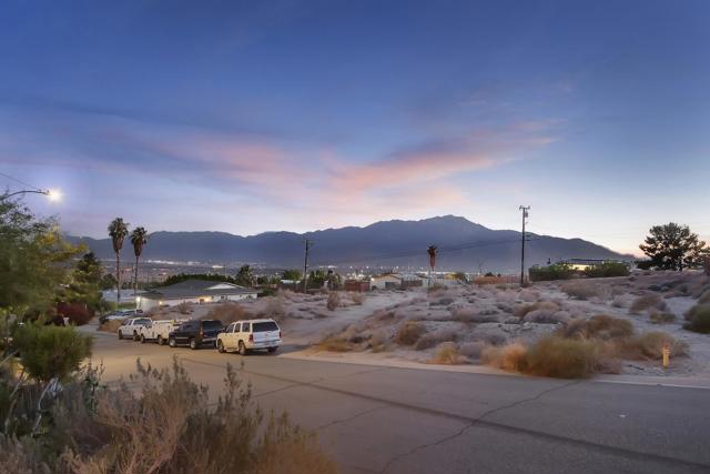 12300 Redbud Road, Desert Hot Springs CA: https://media.crmls.org/mediaz/abbb01de-36af-405c-acb1-ba04a3f549a7.jpg