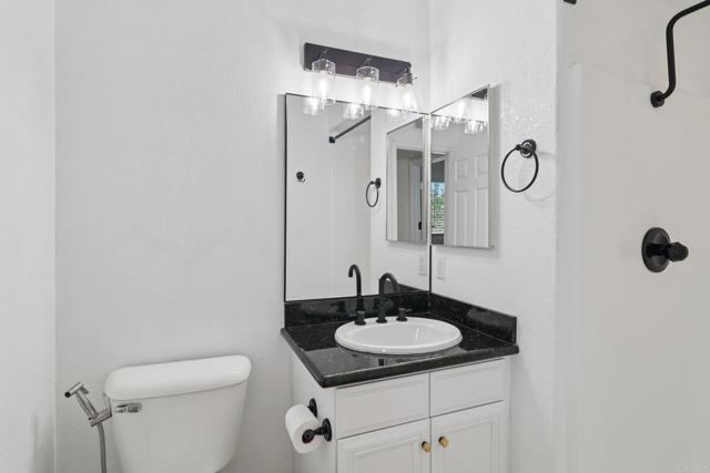 Detail Gallery Image 13 of 49 For 5010 Los Morros Way #26,  Oceanside,  CA 92057 - 2 Beds | 2 Baths