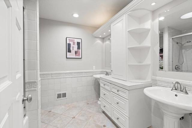 17583 Daves Avenue, Monte Sereno CA: https://media.crmls.org/mediaz/abbc212e-cea0-4290-a254-75414724ad54.jpg