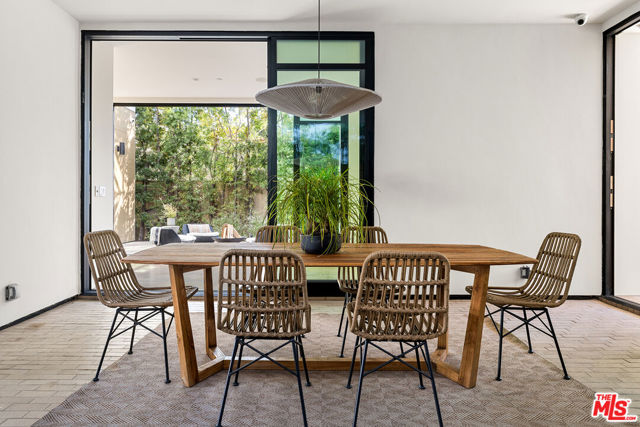 8732 Rangely Avenue, West Hollywood CA: https://media.crmls.org/mediaz/abbce0a5-def0-4ddc-b05d-08942a2eb0c3.jpg