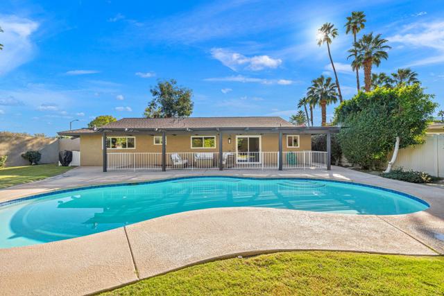 74370 Primrose Drive, Palm Desert CA: https://media.crmls.org/mediaz/abbd56a6-186d-4b26-a777-0dd95734f5d8.jpg