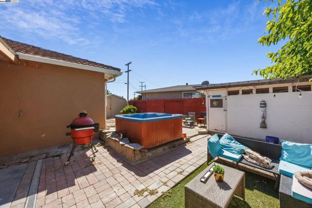 3491 Madeira Way, Livermore CA: https://media.crmls.org/mediaz/abbdc293-5900-4769-ae63-c97f35d8bda8.jpg