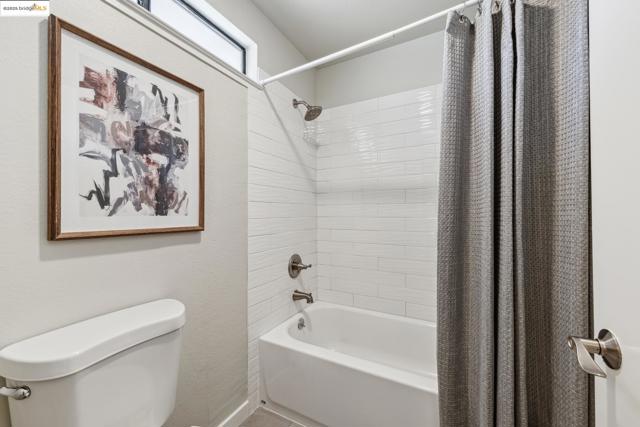 3684 May Rd, Richmond CA: https://media.crmls.org/mediaz/abbdf0e5-4d58-4c11-848b-5c7a00c16da3.jpg