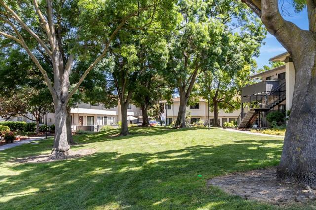 211 Kenbrook Circle, San Jose CA: https://media.crmls.org/mediaz/abbe0e62-42ef-43bf-b425-3b72ed3af298.jpg