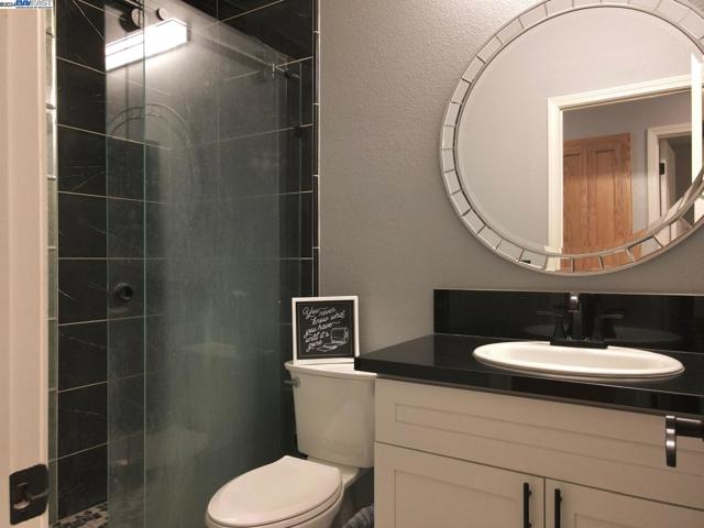 556 Sherborne Court, Galt CA: https://media.crmls.org/mediaz/abbe31bb-4dfb-4fa4-ad77-0663dcfefe88.jpg