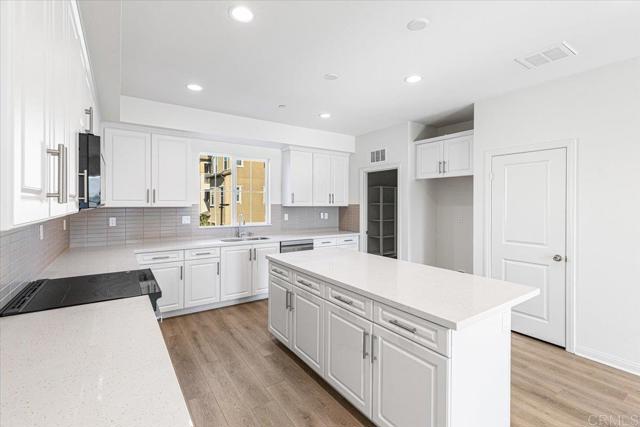 8608 Amherst St, Santee CA: https://media.crmls.org/mediaz/abbe6b02-afcf-4d8a-9a24-d5f7fad65839.jpg