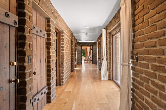 Image 36 of 75 For 1951 Cloverdale Rd