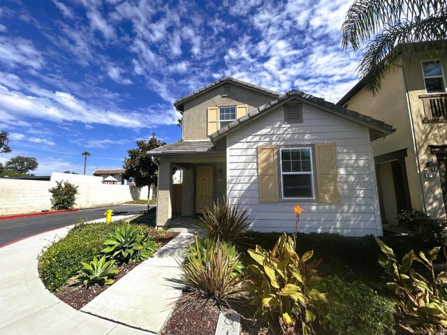 1786 Jasmine Way, Oceanside CA: https://media.crmls.org/mediaz/abbeef3b-f3db-4d72-b2fd-b201b6c13e1c.jpg