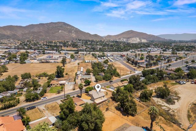 Detail Gallery Image 28 of 33 For 7080 Valley Way, Jurupa Valley,  CA 92509 - 3 Beds | 2 Baths
