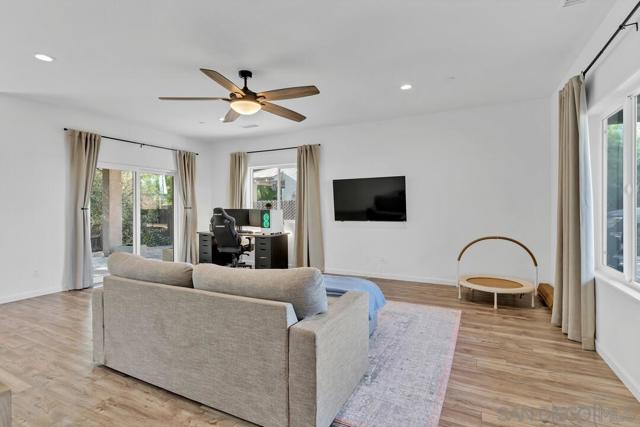 130 Scenic Dr, El Cajon CA: https://media.crmls.org/mediaz/abbff7cc-dda2-4dc4-b147-8d056a0ea044.jpg