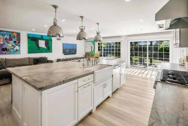 8590 Cliffridge Ave, La Jolla CA: https://media.crmls.org/mediaz/abc04510-20d7-48cc-b5de-51fd15a7130b.jpg