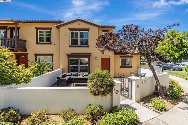 4182 Lautrec Dr, San Jose CA: https://media.crmls.org/mediaz/abc05096-1f76-4990-b02b-6453743e1392.jpg