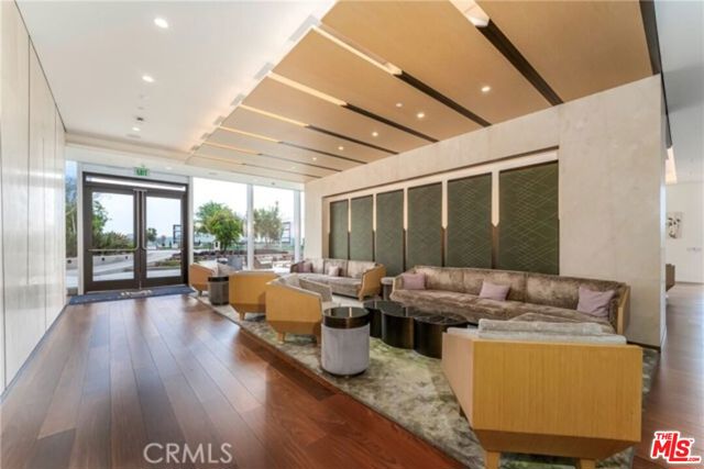 889 Francisco, Los Angeles CA: https://media.crmls.org/mediaz/abc120cb-34db-4597-8f2d-96c91a4dff84.jpg