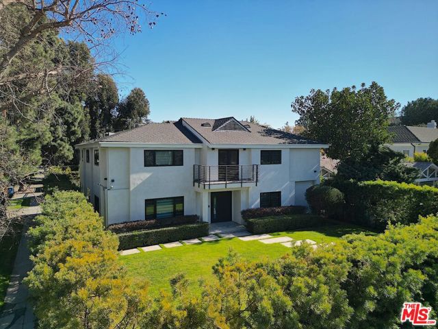 602 S Lucerne Boulevard, Los Angeles CA: https://media.crmls.org/mediaz/abc144df-1a8d-4f52-8c2a-2bb3c7fc9938.jpg