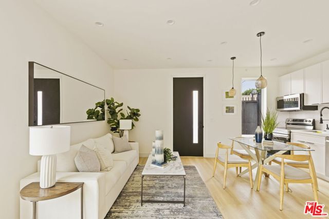 2370 Kelton Avenue, Los Angeles CA: https://media.crmls.org/mediaz/abc16c2c-9710-4f8d-bb0d-300a7262de4b.jpg